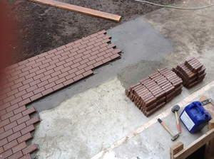 Укладка плитки на бетон